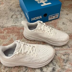 Hoka Clifton 9 in White, Barely Worn, Size 7, Like New with Box
